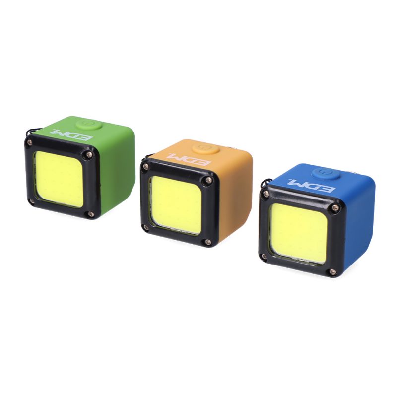 LINTERNA CUBO LED RECARGABLE.  COB 3W 300lm 1.000mAh CON USB + IMAN. FUNCION POWER BANK. COLORES SURTIDOS